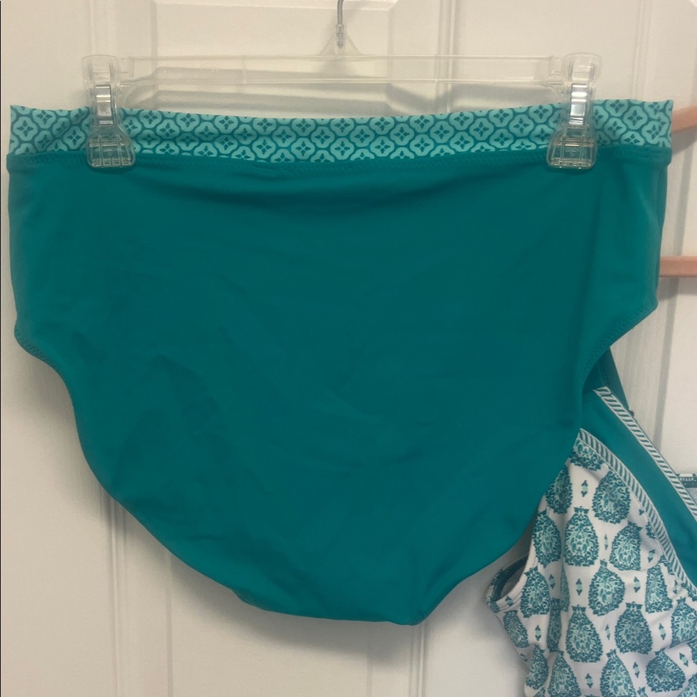 Talbots Teal and White Printed Tankini with Solid Teal Bottoms - Picture 4 of 5
